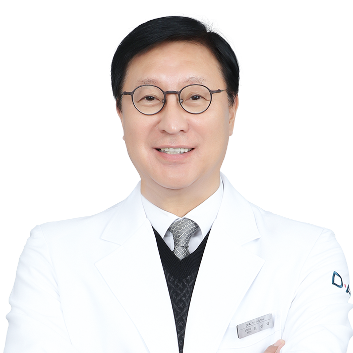 キム·ソンテク 院長